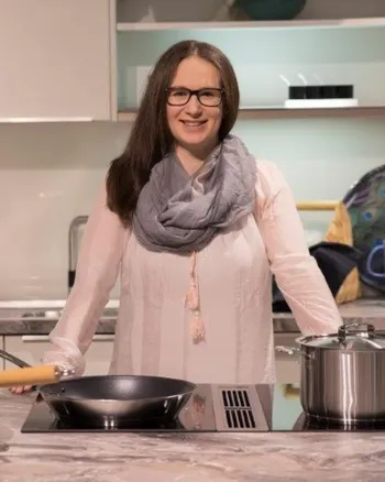 Nicole Zode.png